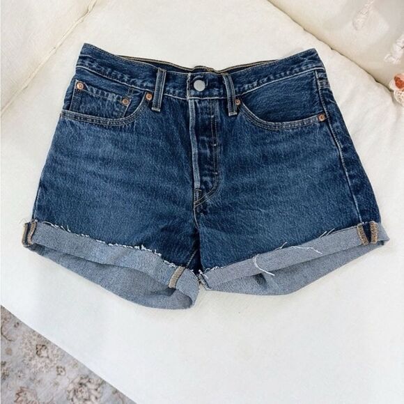 Levi’s Dark Wash Denim Shorts - Picture 1 of 4